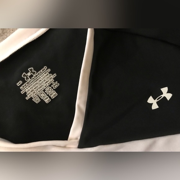 Under Armour Black & White Poly-Elastane V-Neck Compression Tee - M - Picture 2 of 3